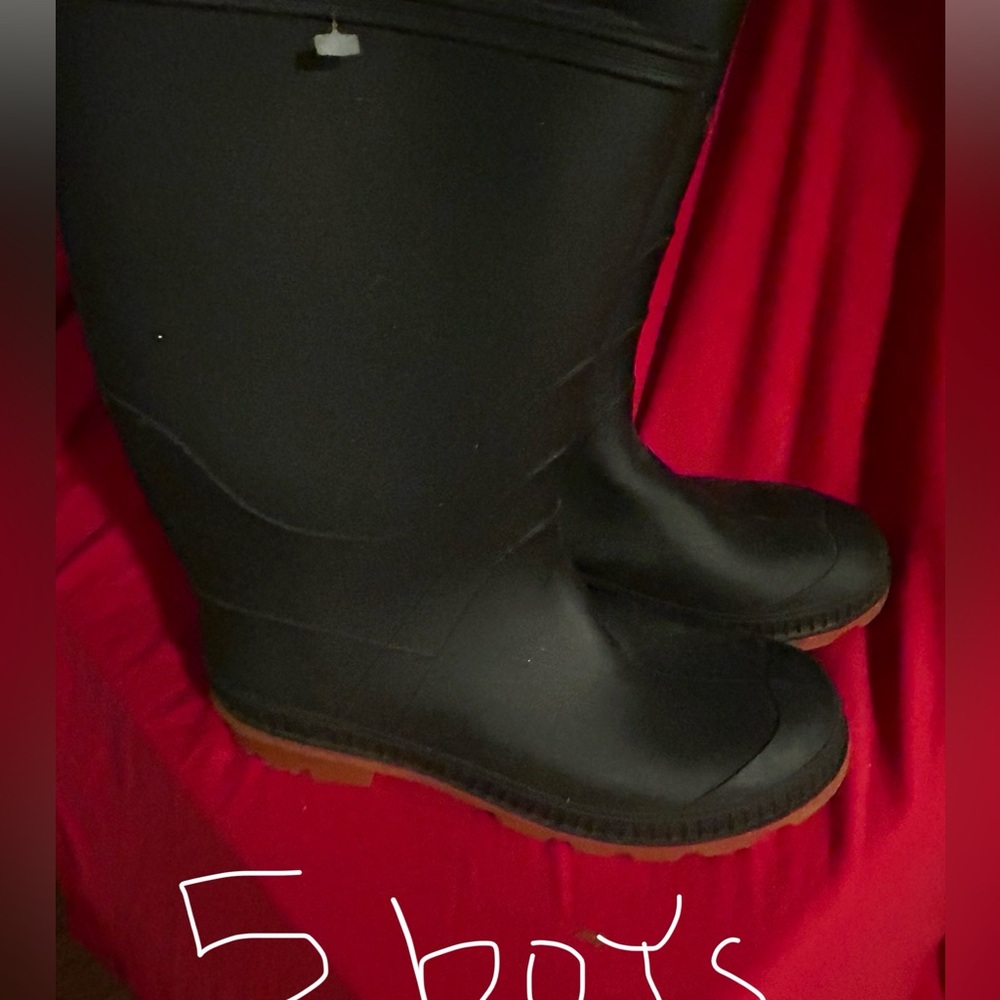 Rain boots worn once